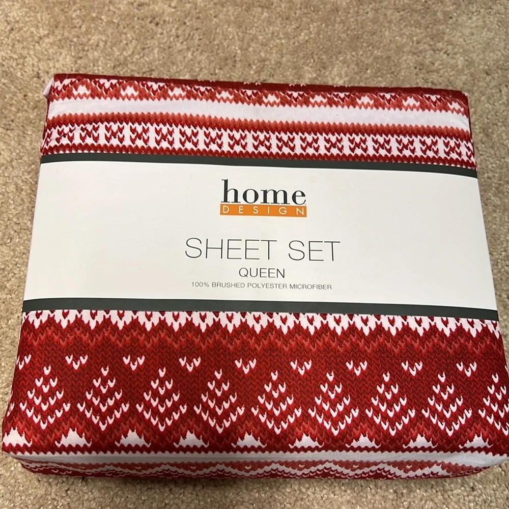 Home Design Easy Care Holiday Printed Microfib... - Picture 2 of 4